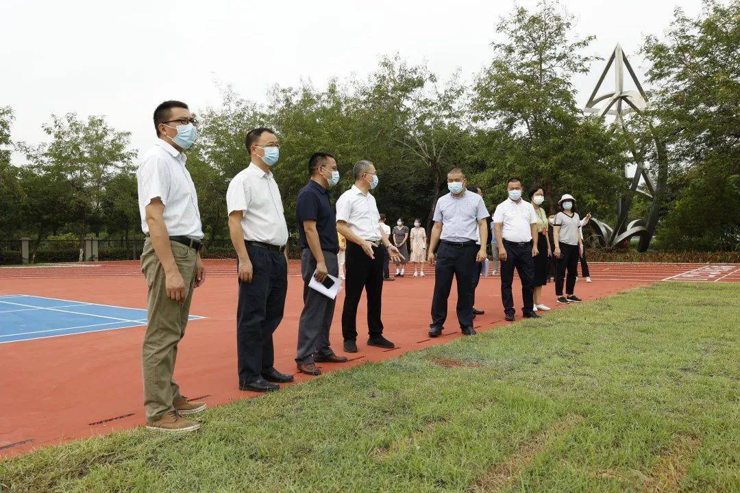 特殊的“开学礼”！民众街道4所学校塑胶运动场建成启用beat365官方最新版